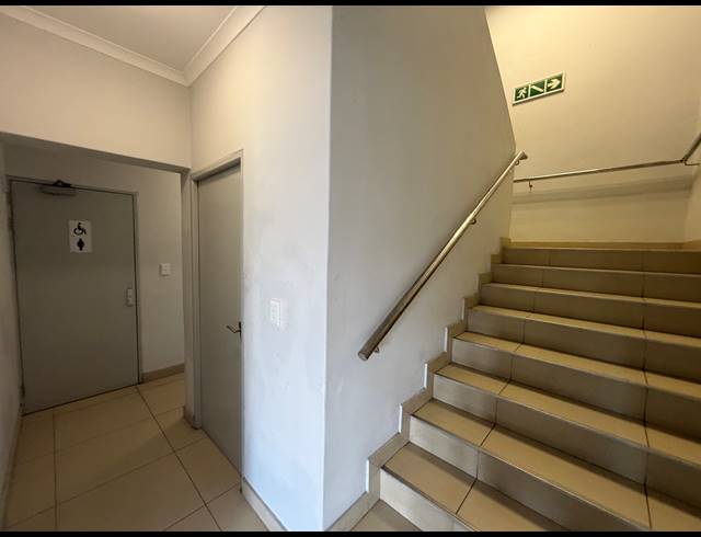 519M² WAREHOUSE TO LET IN STIKLAND INDUSTRIAL